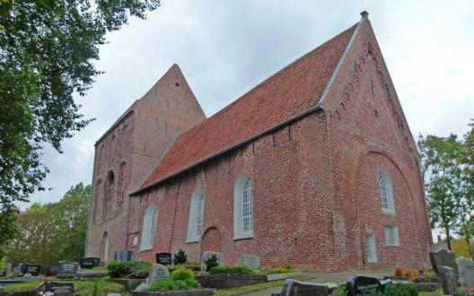 Die Kirche in Suurhusen mit ihrem berühmten Turm